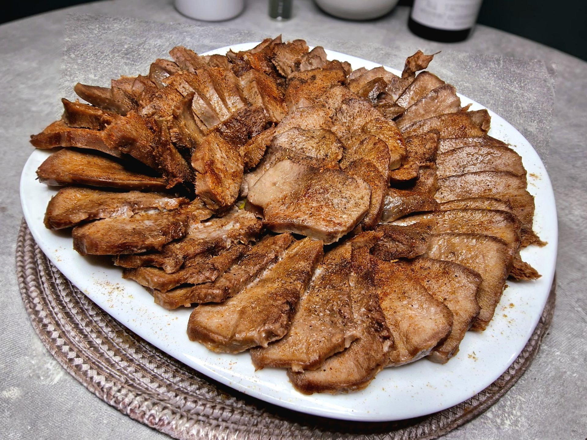Свински език в масло